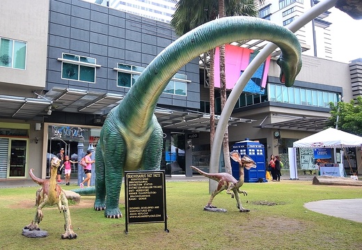 140 LIFE SIZE BRACHIOSAURUS DINOSAUR LIFE LIKE RAPTOR DINOSAUR 1