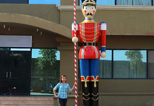 1571 15 FOOT TALL CHRISTMAS NUTCRACKER TOY SOLDIER