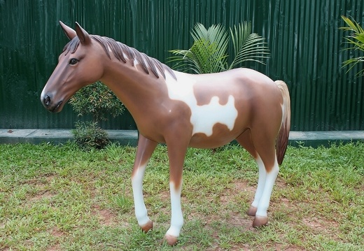 463 LIFE LIKE HORSE ANY COLOUR OF HORSE PAINTED