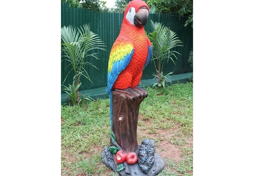 499 LIFE LIKE LARGE PARROT ON WOOD EFFECT TREE BRANCH 1