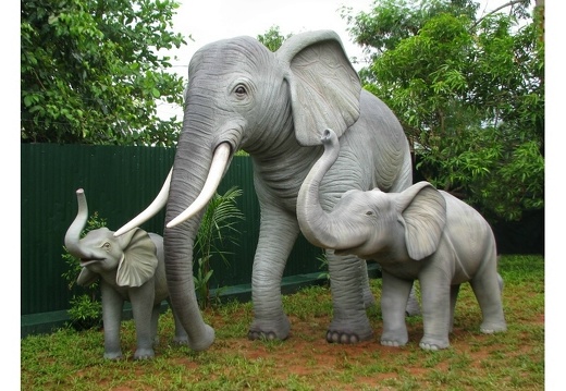 566 LIFE LIKE ADULT ELEPHANT BABY JUNIOR ELEPHANT