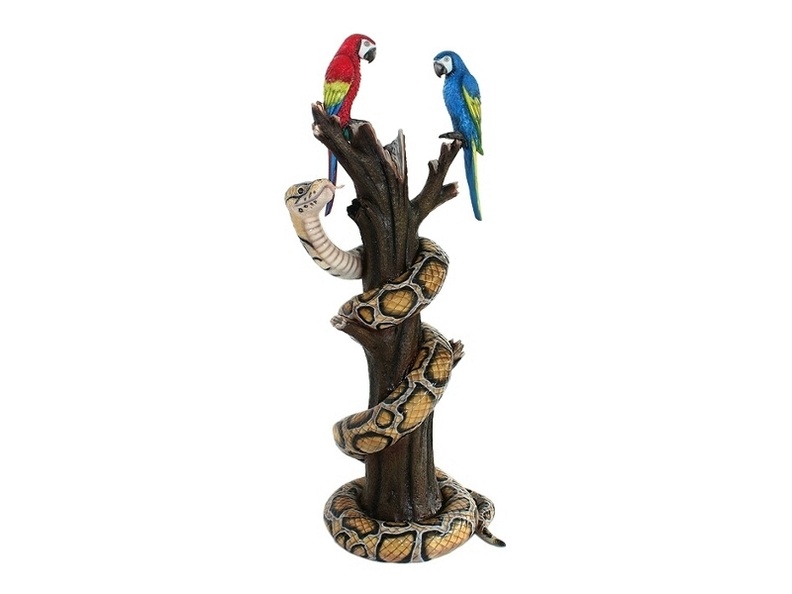 637_LIFE_LIKE_SNAKE_CRAWLING_ROUND_TREE_BRANCH_2_PARROTS_1.JPG