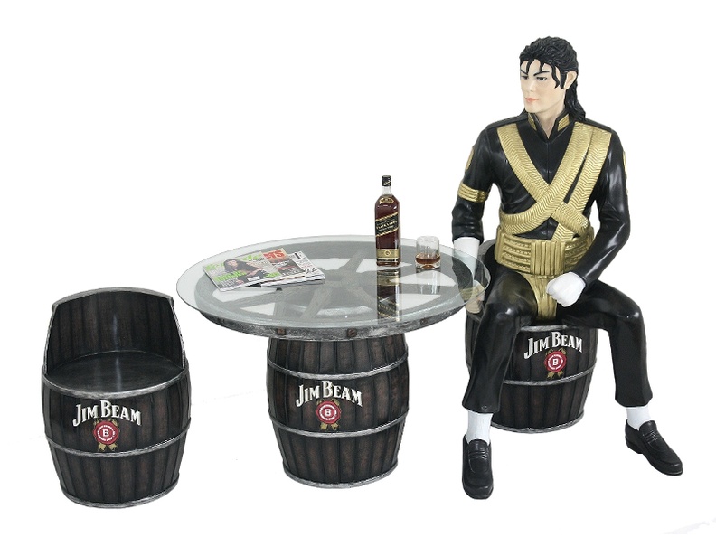 JBP103_LARGE_WOOD_EFFECT_BARREL_WAGON_WHEEL_TABLE_STOOLS_WITH_MJ_STATUE_SITTING_ANY_NAME_PAINTED_ON_THE_BARREL.JPG