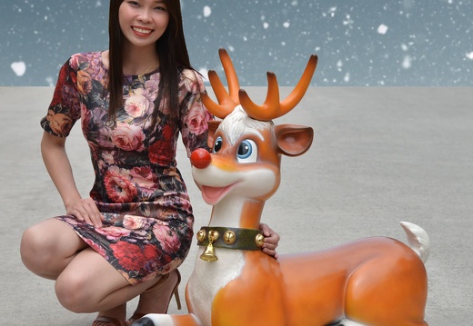 1607 FUNNY CHRISTMAS REINDEER STATUE LAYING DOWN 1