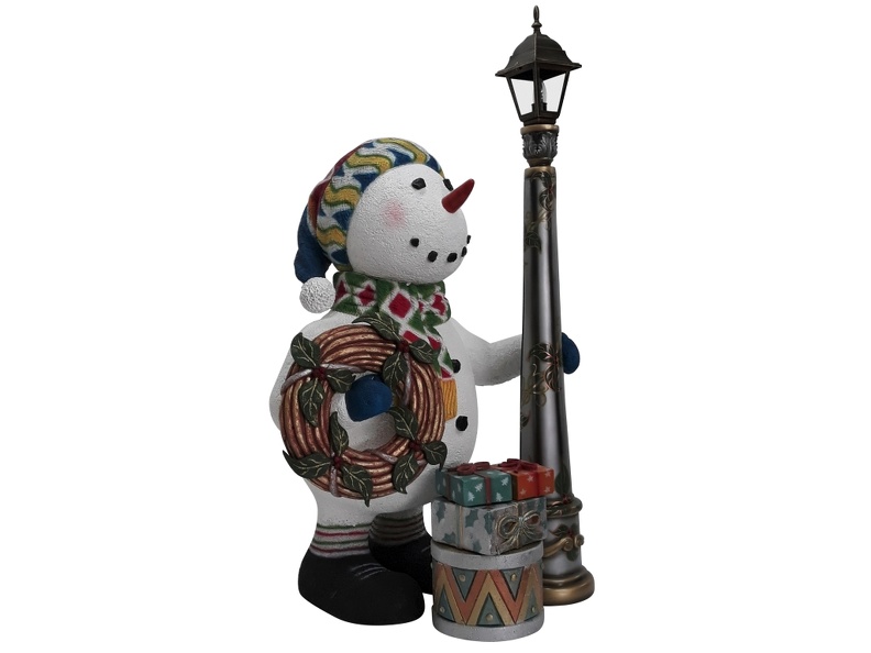 1633_CHRISTMAS_SNOWMAN_STATUE_LAMPOST_WITH_PRESENTS_2.JPG