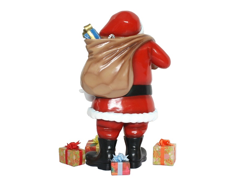 921_SANTA_CLAUS_STANDING_WITH_PRESENTS_2.JPG