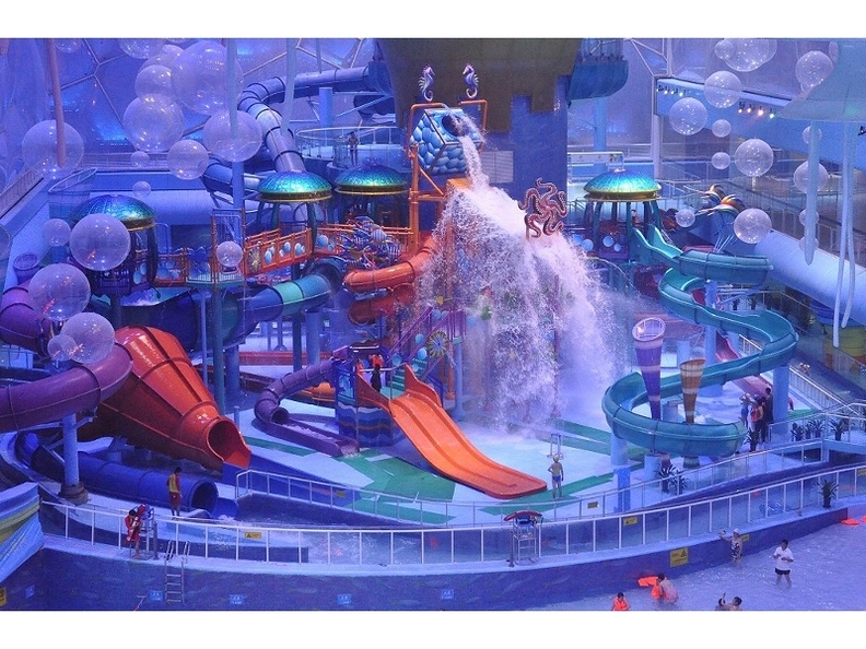 371_WATER_PARK_PRODUCT_THEMING_3.JPG