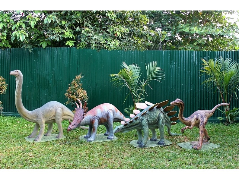 153_FOUR_BABY_LIFE_SIZE_DINOSAURS_1.JPG