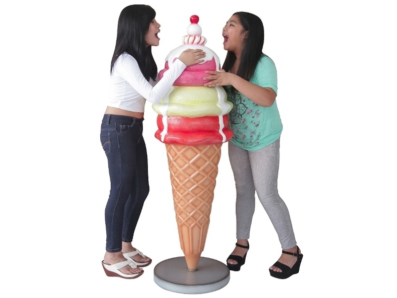 B0696_3D_LIFE_SIZE_REPLICA_ICE_CREAM_ANY_SIZE_AVAILABLE_2.JPG