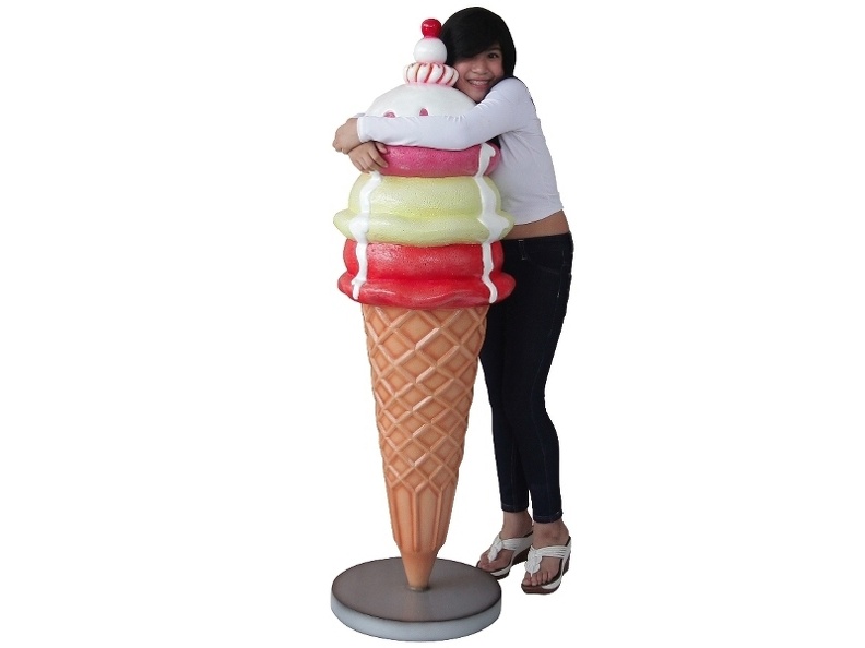 B0696_3D_LIFE_SIZE_REPLICA_ICE_CREAM_ANY_SIZE_AVAILABLE_5.JPG