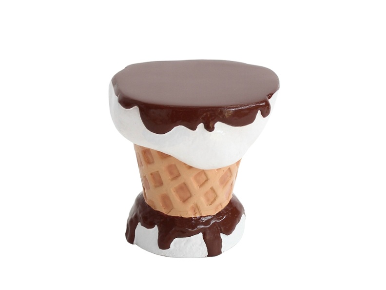 JBTH375A_DELICIOUS_LOOKING_CHOCOLATE_ICE_CREAM_TABLE_ALL_FLAVORS_AVAILABLE_2.JPG