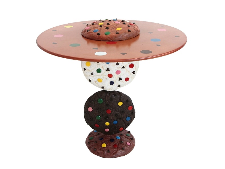 JBTH426D_DELICIOUS_LOOKING_CHOCOLATE_CHIP_COOKIE_TABLE_CENTER_COOKIE_DISPLAY.JPG