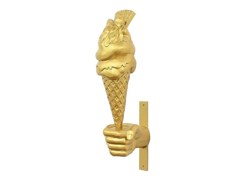 JJ212_GOLD_ICE_CREAM_WITH_WAFFLE_CHERRY_IN_LARGE_GOLD_HAND.JPG