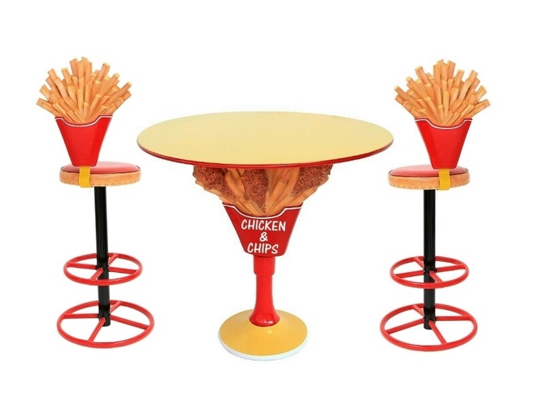 JJ406_CHICKEN_CHIPS_TABLE_2_FRENCH_FRIES_CHIPS_CHAIRS.JPG