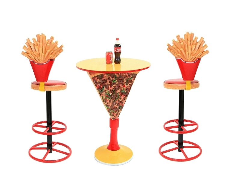 JJ407_PIZZA_TABLE_2_FRENCH_FRIES_CHIPS_CHAIRS.JPG