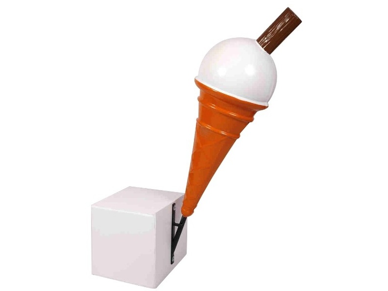 N6140_MR_WHIPPY_ICE_CREAM_ADVERTISING_REPLICA_WALL_MOUNTED_3_FOOT_TALL.JPG