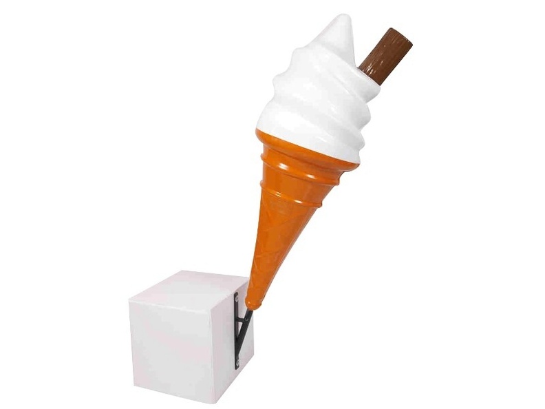 N6141_MR_WHIPPY_ICE_CREAM_ADVERTISING_REPLICA_WALL_MOUNTED_3_FOOT_TALL.JPG