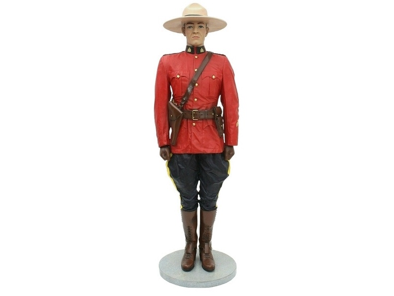 JBH020_CANADIAN_POLICEMAN_AT_ATTENTION_1.JPG