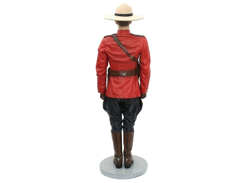 JBH020_CANADIAN_POLICEMAN_AT_ATTENTION_2.JPG