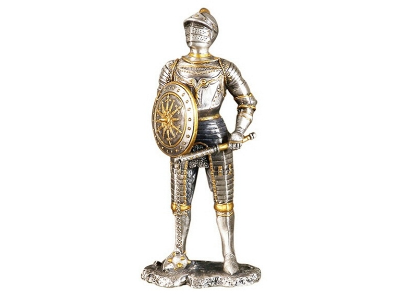 JJ1254_MEDIEVAL_KNIGHT_IN_ARMOUR_LIFE_SIZE_STATUE.JPG