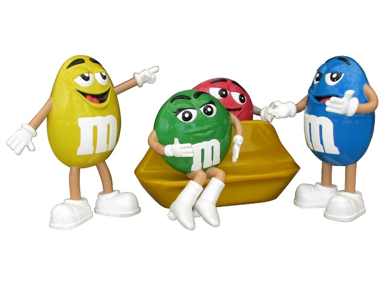 JJ6095_FOUR_FUNNY_CHOCOLATE_MM_ADVERTISING_STATUES.JPG