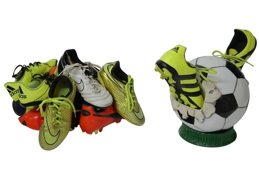 B0666 FOOTBALL SCOCCER SHOE BOOT HOLDER FITS ALL SIZES ALL TEAMS CLUBS AVAILABLE 1