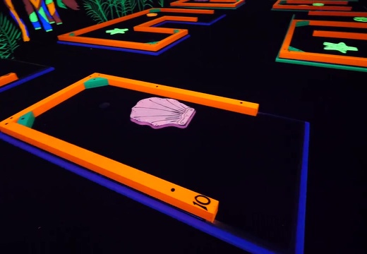 AMZYEDDY01 MINI GOLF OBSTACLES THEMES GLOW IN DARK PAINTED PRODUCTS 6