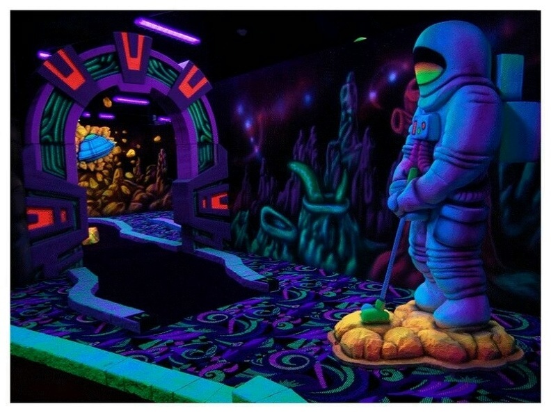 MGGLOWD1_MINI_GOLF_OBSTACLES_THEMES_GLOW_IN_DARK_PAINTED_PRODUCTS_10.JPG