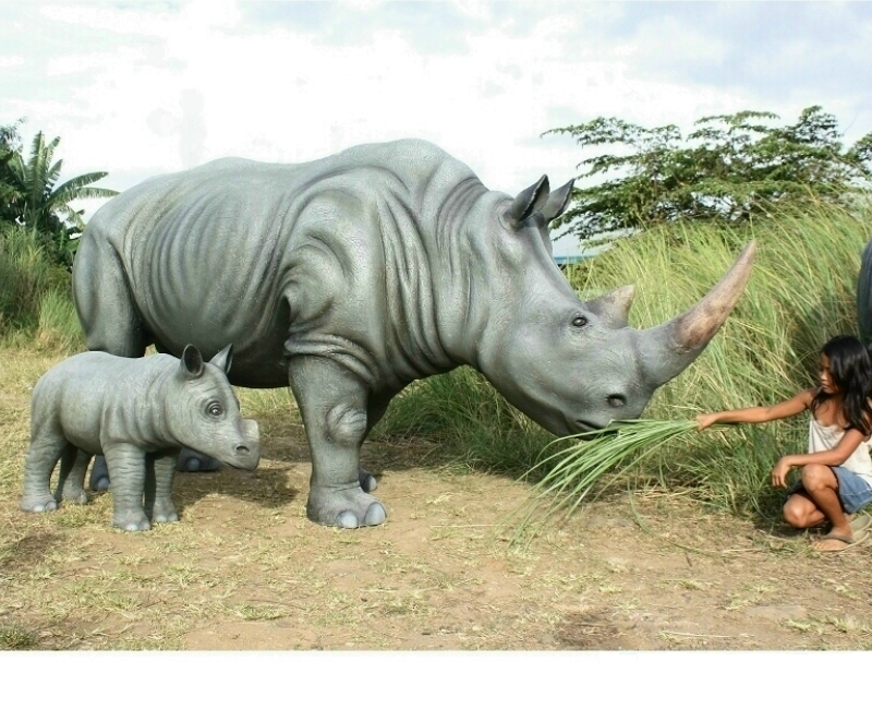 Life Size Adult Rhinoceros & Baby Rhinoceros